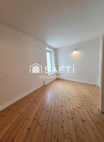 Maison 6 chambres au coeur d'un village avec commerces