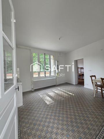 Maison 6 chambres au coeur d'un village avec commerces