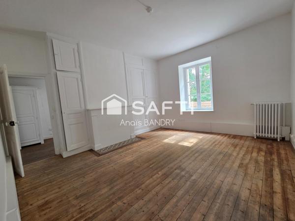 Maison 6 chambres au coeur d'un village avec commerces