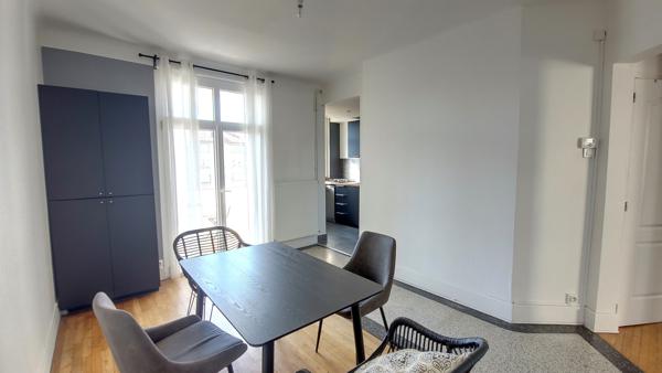 METZ GARE F3 MEUBLE AVEC BALCON