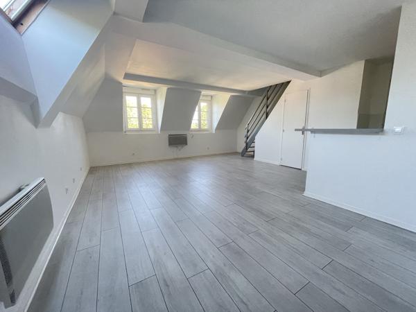 Duplex située au BORD D'ESSONNE - secteur calme