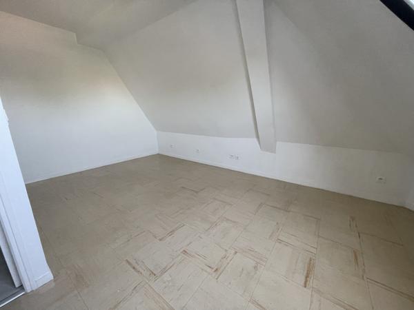 Duplex située au BORD D'ESSONNE - secteur calme