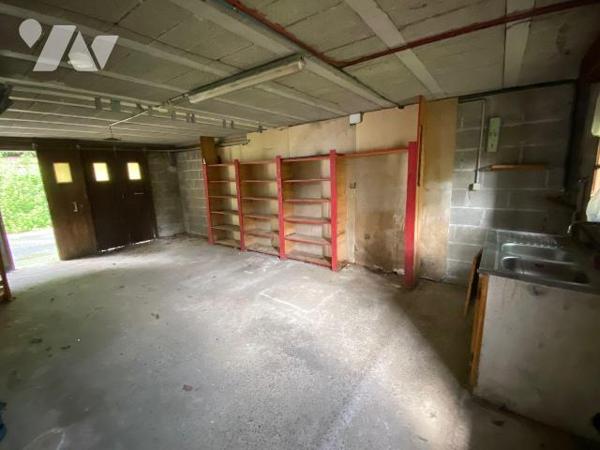 A proximité du centre bourg, de la plage du Palus et les commerces à deux pats.
Une maison d'h...