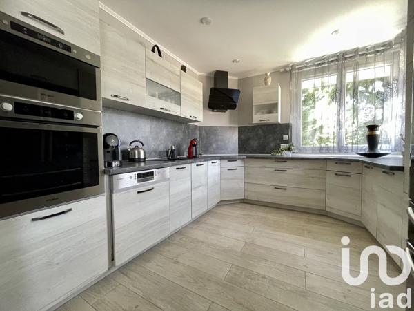 Maison 8 pièces de 190 m² à Chambray-lès-Tours (37170)