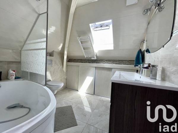 Maison 8 pièces de 190 m² à Chambray-lès-Tours (37170)