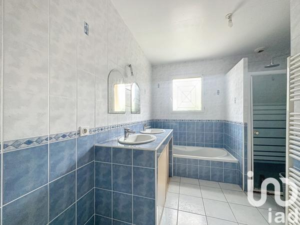 Maison à vendre 7 pièces 138 m² Saint-Pierre-du-Mont