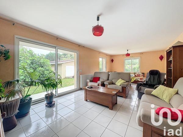 Maison à vendre 7 pièces 138 m² Saint-Pierre-du-Mont