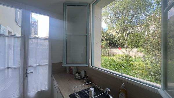 Local professionnel
                                                                                                                                                                                                                                                                                                                                                                                                                                            35  m²