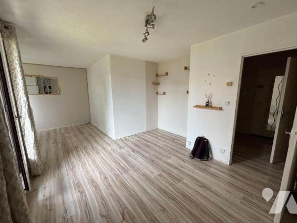 A VENDRE, Gironde, proche Bordeaux, TALENCE, rue Lafitte, dans un petit immeuble des années 60 ...