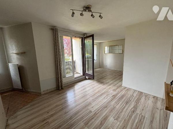 A VENDRE, Gironde, proche Bordeaux, TALENCE, rue Lafitte, dans un petit immeuble des années 60 ...