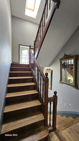ELEGANTE MAISON EN PIERRE AVEC JARDIN ET PISCINE