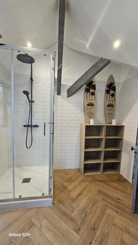 ELEGANTE MAISON EN PIERRE AVEC JARDIN ET PISCINE