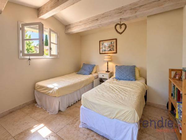 Flayosc - Propriété de charme, 5 chambres, piscine, dépendances - Vue panoramique.