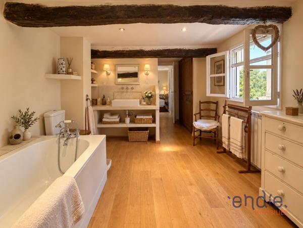 Flayosc - Propriété de charme, 5 chambres, piscine, dépendances - Vue panoramique.