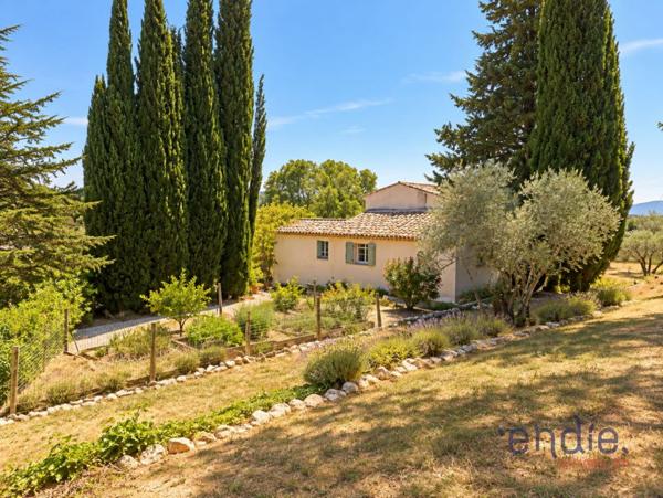 Flayosc - Propriété de charme, 5 chambres, piscine, dépendances - Vue panoramique.