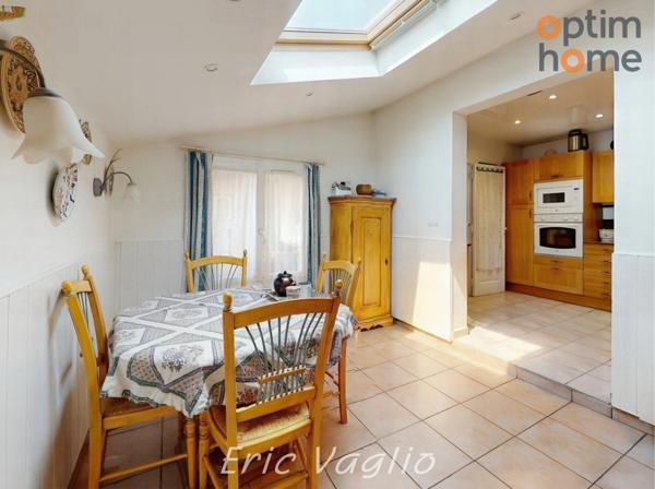 AIX Sud - Cabriès - Vente confortable Villa T6 de 145 M2 sur un terrain de 670 m2, au calme et sans vis à vis, avec piscine