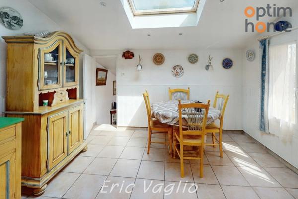 AIX Sud - Cabriès - Vente confortable Villa T6 de 145 M2 sur un terrain de 670 m2, au calme et sans vis à vis, avec piscine