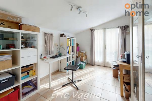 AIX Sud - Cabriès - Vente confortable Villa T6 de 145 M2 sur un terrain de 670 m2, au calme et sans vis à vis, avec piscine