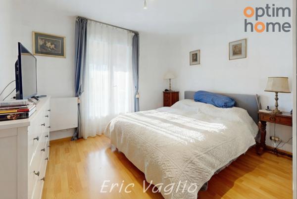 AIX Sud - Cabriès - Vente confortable Villa T6 de 145 M2 sur un terrain de 670 m2, au calme et sans vis à vis, avec piscine