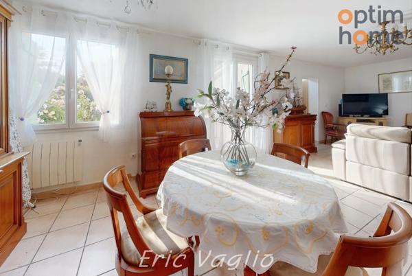 AIX Sud - Cabriès - Vente confortable Villa T6 de 145 M2 sur un terrain de 670 m2, au calme et sans vis à vis, avec piscine