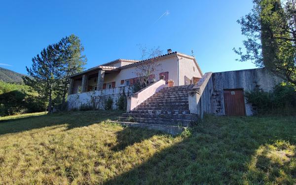 Maison à vendre    5 pièces •  Montmorin