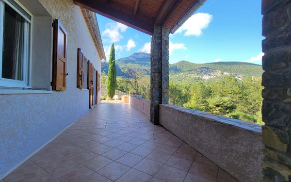 Maison à vendre    5 pièces •  Montmorin