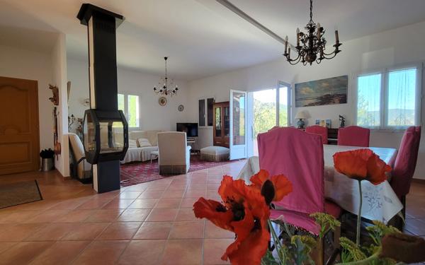 Maison à vendre    5 pièces •  Montmorin