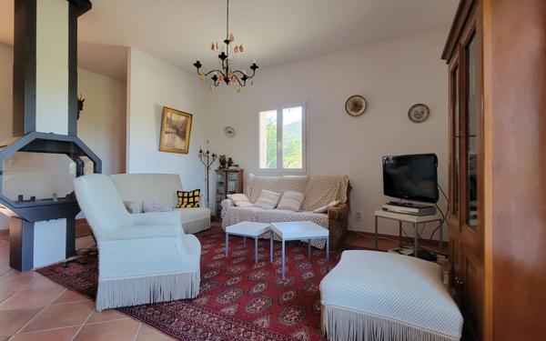 Maison à vendre    5 pièces •  Montmorin