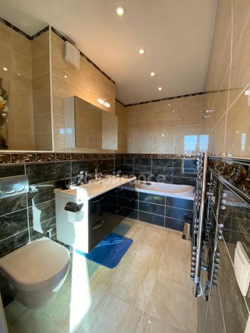 Appartement à vendre 5 pièces ROUBAIX (59) Centre-ville 131m², 2 chambres, possibilité (3), bureau, terrasse 65m², garage .