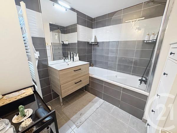 Appartement F3 à vendre  3 pièces - 60,20 m 2   LYON  - 69007