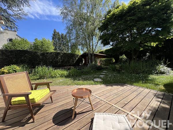Maison Magny Les Hameaux 9 pièce(s) 261 m2