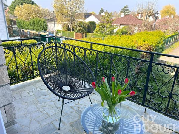 Maison Magny Les Hameaux 9 pièce(s) 261 m2