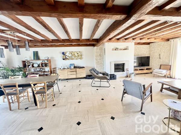 Maison Magny Les Hameaux 9 pièce(s) 261 m2