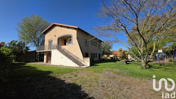 Maison 6 pièces de 150 m² à Saint-Beauzire (63360)