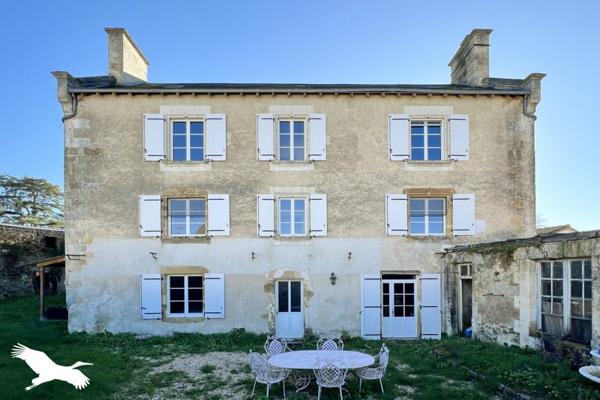 Maison 175 000 € Confolens 10 p 353,1 m² DPE E