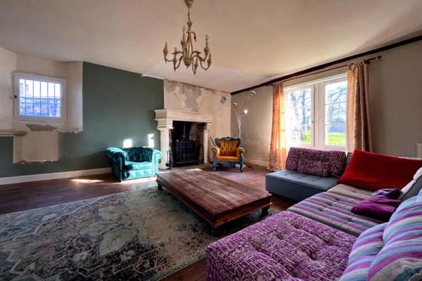 Maison 175 000 € Confolens 10 p 353,1 m² DPE E
