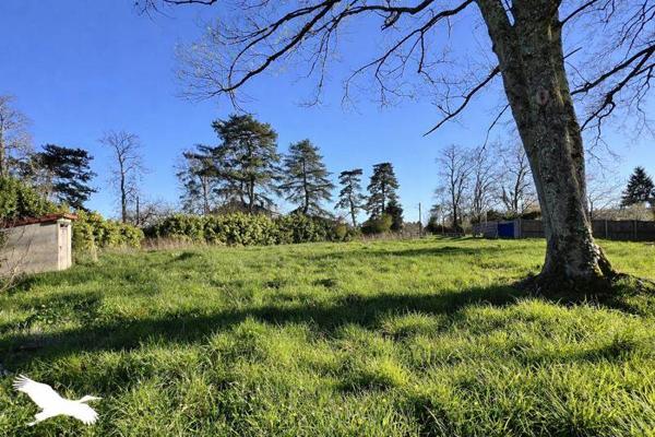 Maison 175 000 € Confolens 10 p 353,1 m² DPE E