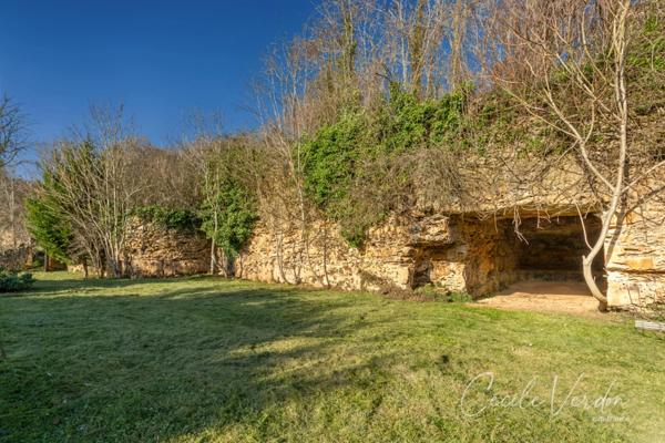 Maison à vendre 4 pièces- 3 chambres 77 m2 avec jardin et grotte à MOULEYDIER (24)