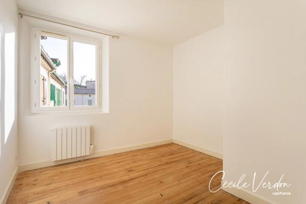 Maison à vendre 4 pièces- 3 chambres 77 m2 avec jardin et grotte à MOULEYDIER (24)