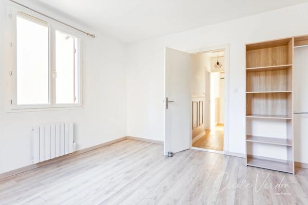Maison à vendre 4 pièces- 3 chambres 77 m2 avec jardin et grotte à MOULEYDIER (24)