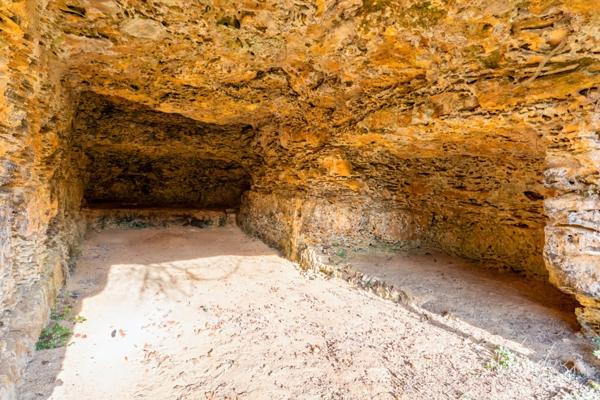 Maison à vendre 4 pièces- 3 chambres 77 m2 avec jardin et grotte à MOULEYDIER (24)