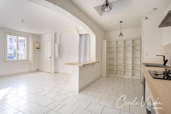 Maison à vendre 4 pièces- 3 chambres 77 m2 avec jardin et grotte à MOULEYDIER (24)