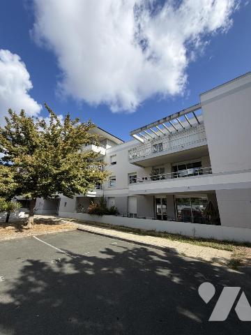 APPARTEMENT T2 AVEC ASENCEUR  AVEC BALCON ET GARAGE