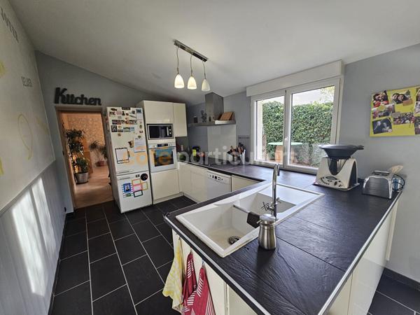Vente
                Maison145 m² - 7 Pièces -
                    TOURS (37100)
