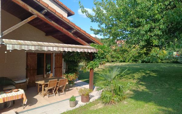 Maison à vendre    7 pièces •  Saint-Genis-Laval