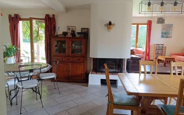 Maison à vendre    7 pièces •  Saint-Genis-Laval