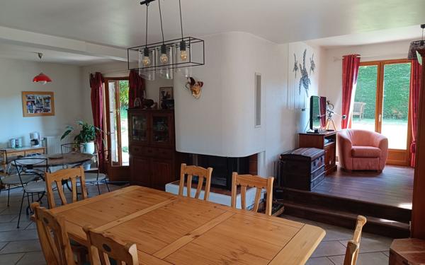 Maison à vendre    7 pièces •  Saint-Genis-Laval