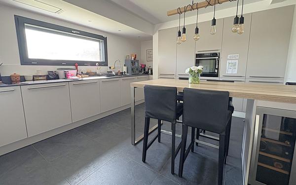 Maison à vendre    4 pièces • 124,24 m2 Divonne-les-Bains