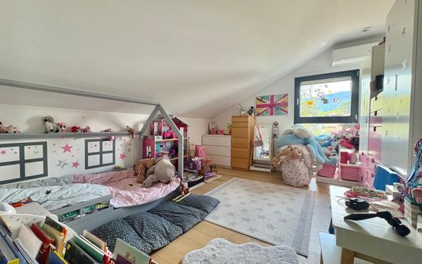 Maison à vendre    4 pièces • 124,24 m2 Divonne-les-Bains