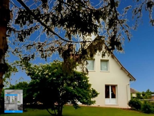 Dpt Orne (61), à vendre FLERS Beau pavillon de 136 m² avec terrain arboré de 1 271,00 m²